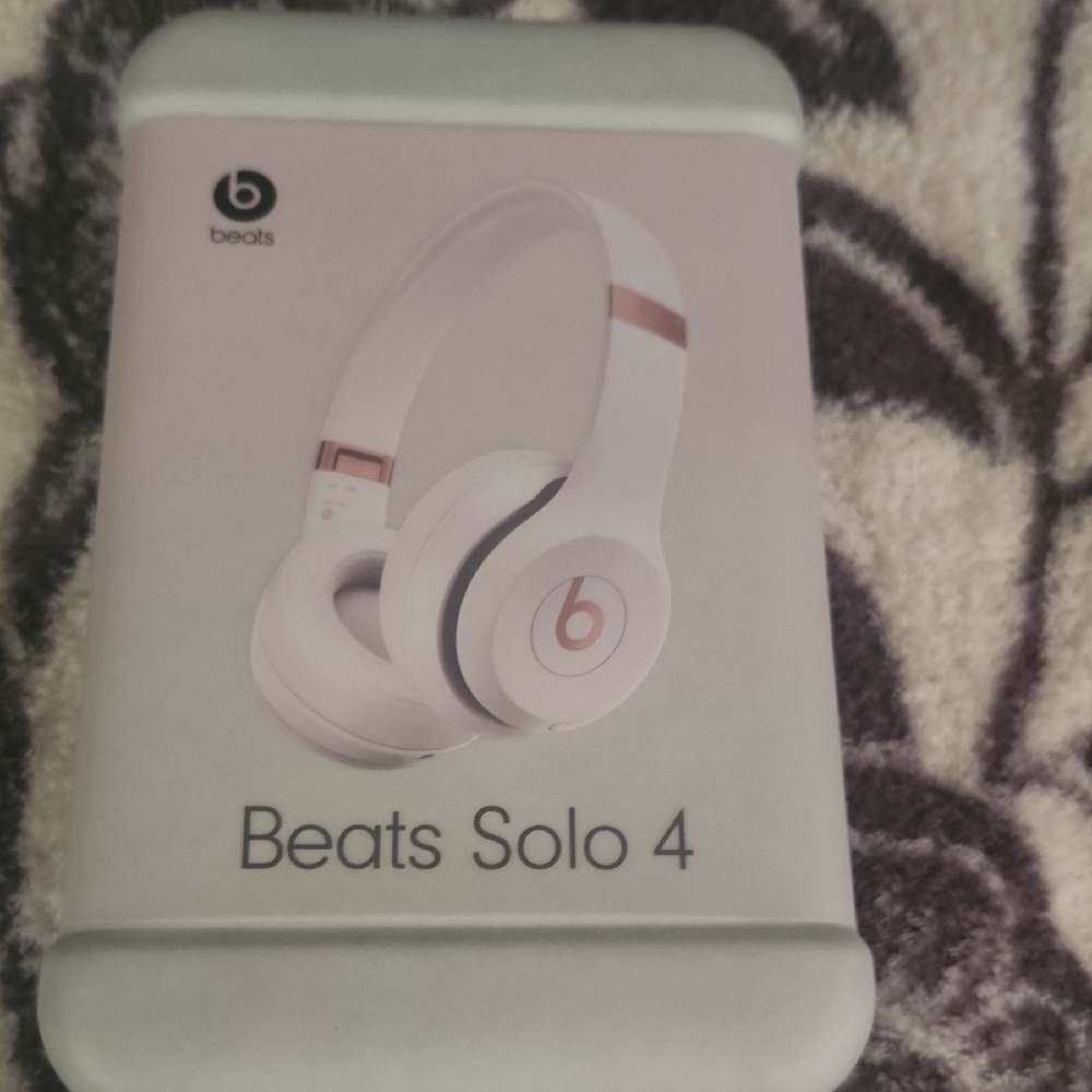Beats Solo 4 Headphones - White with Rose Gold Accents